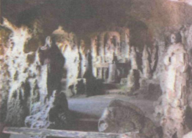 Святилище внутри пещеры Пьедигротта