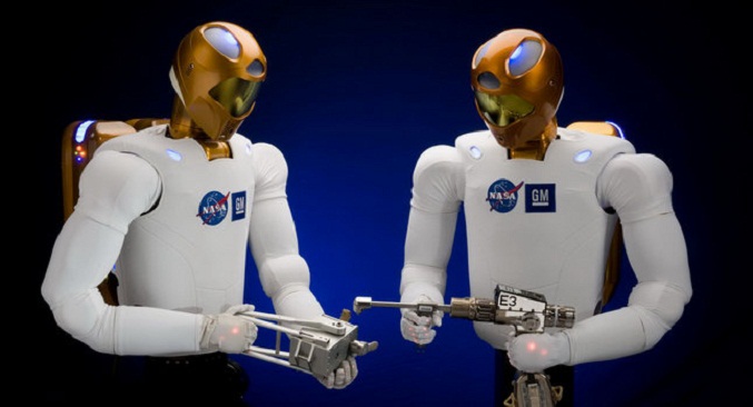Robonaut R2 - первый робот на орбите